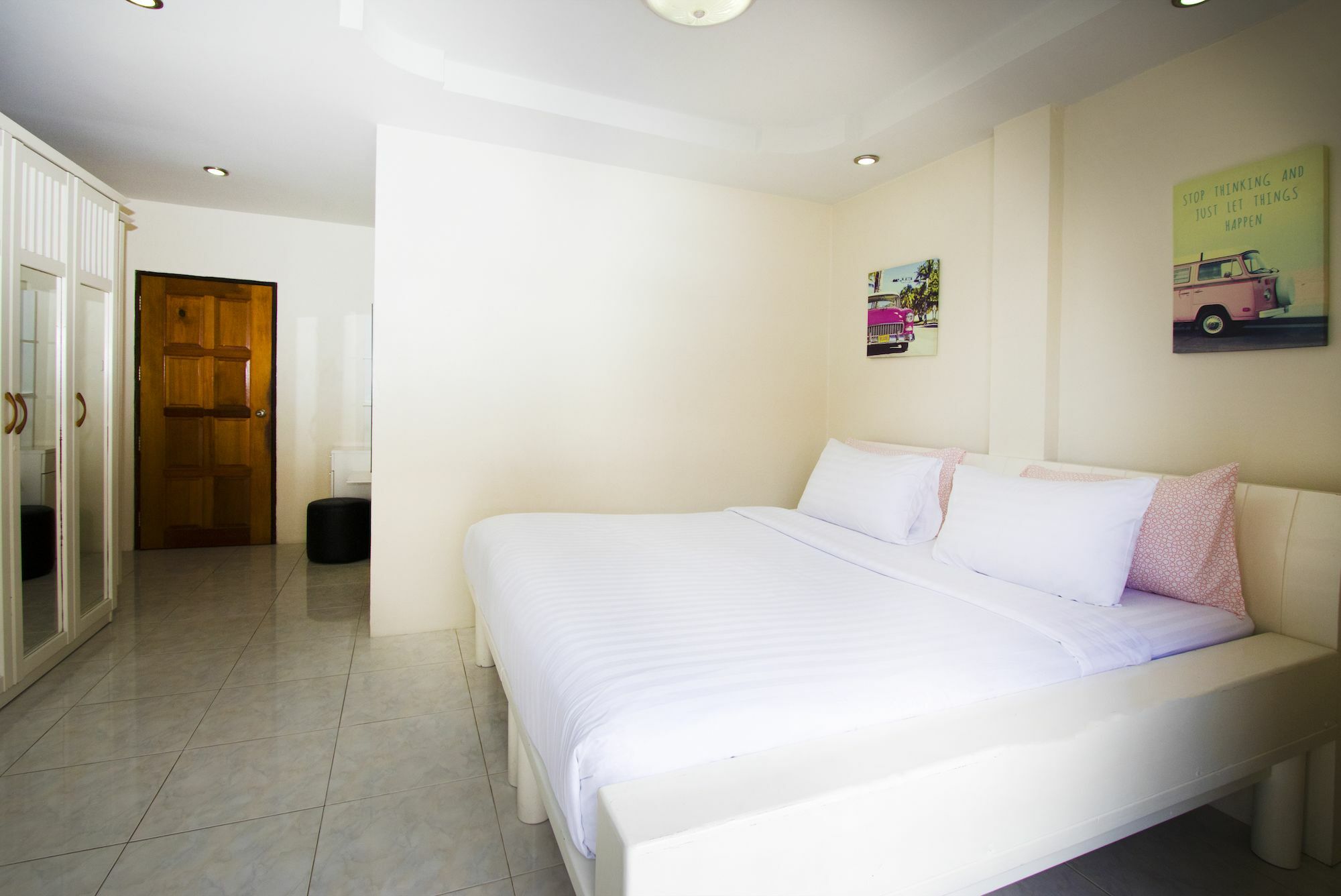 Ashford Villas Cosy Beach Pattaya Exterior photo