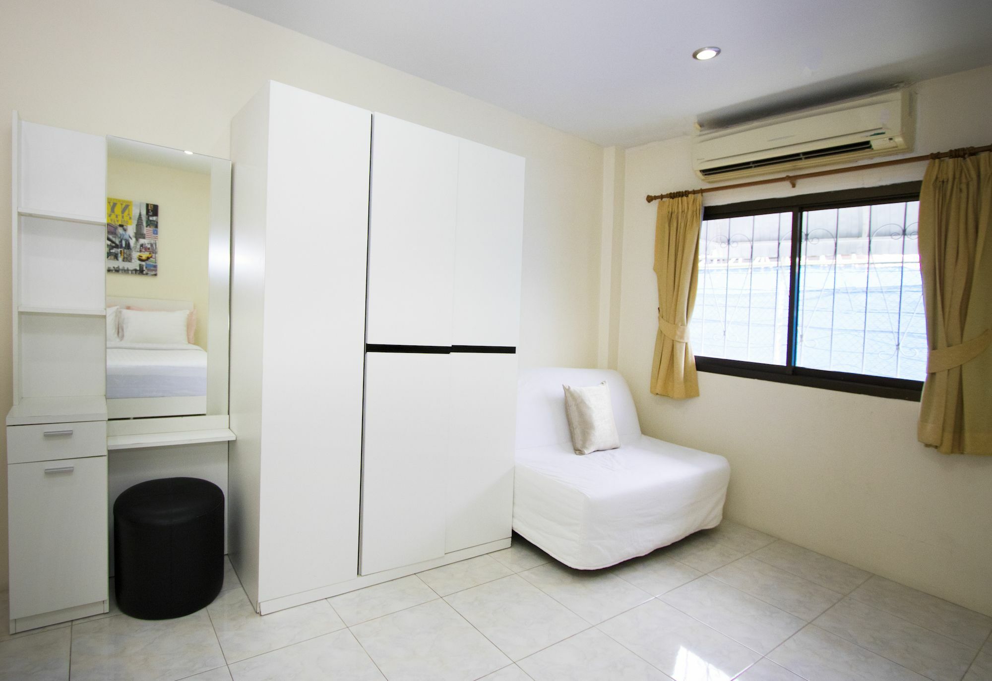 Ashford Villas Cosy Beach Pattaya Exterior photo