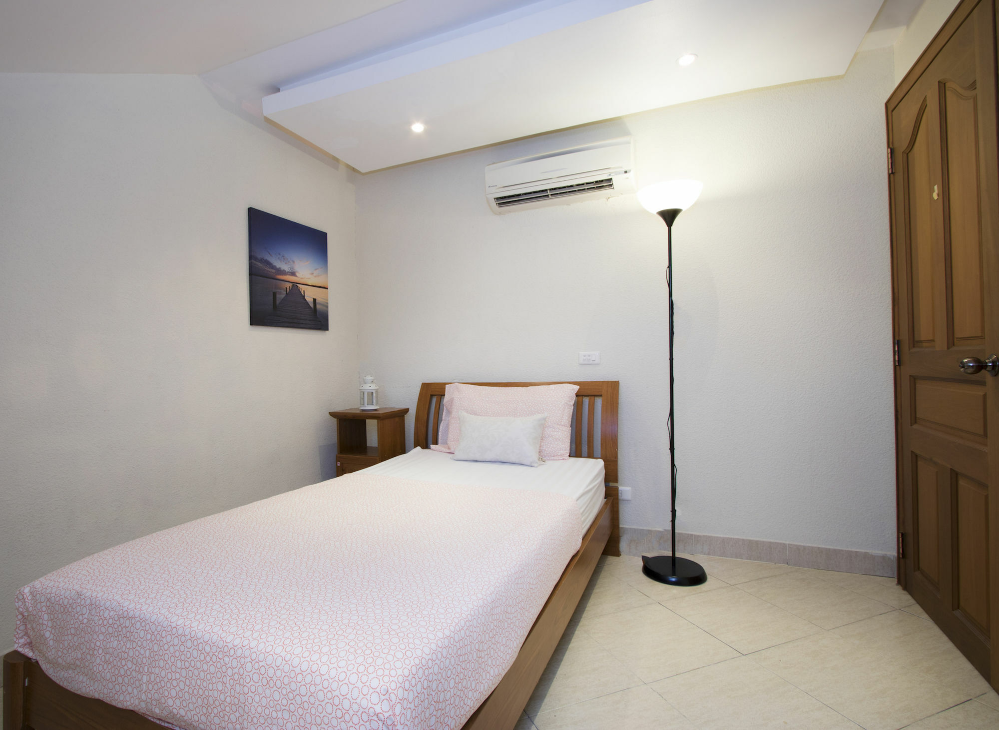 Ashford Villas Cosy Beach Pattaya Exterior photo