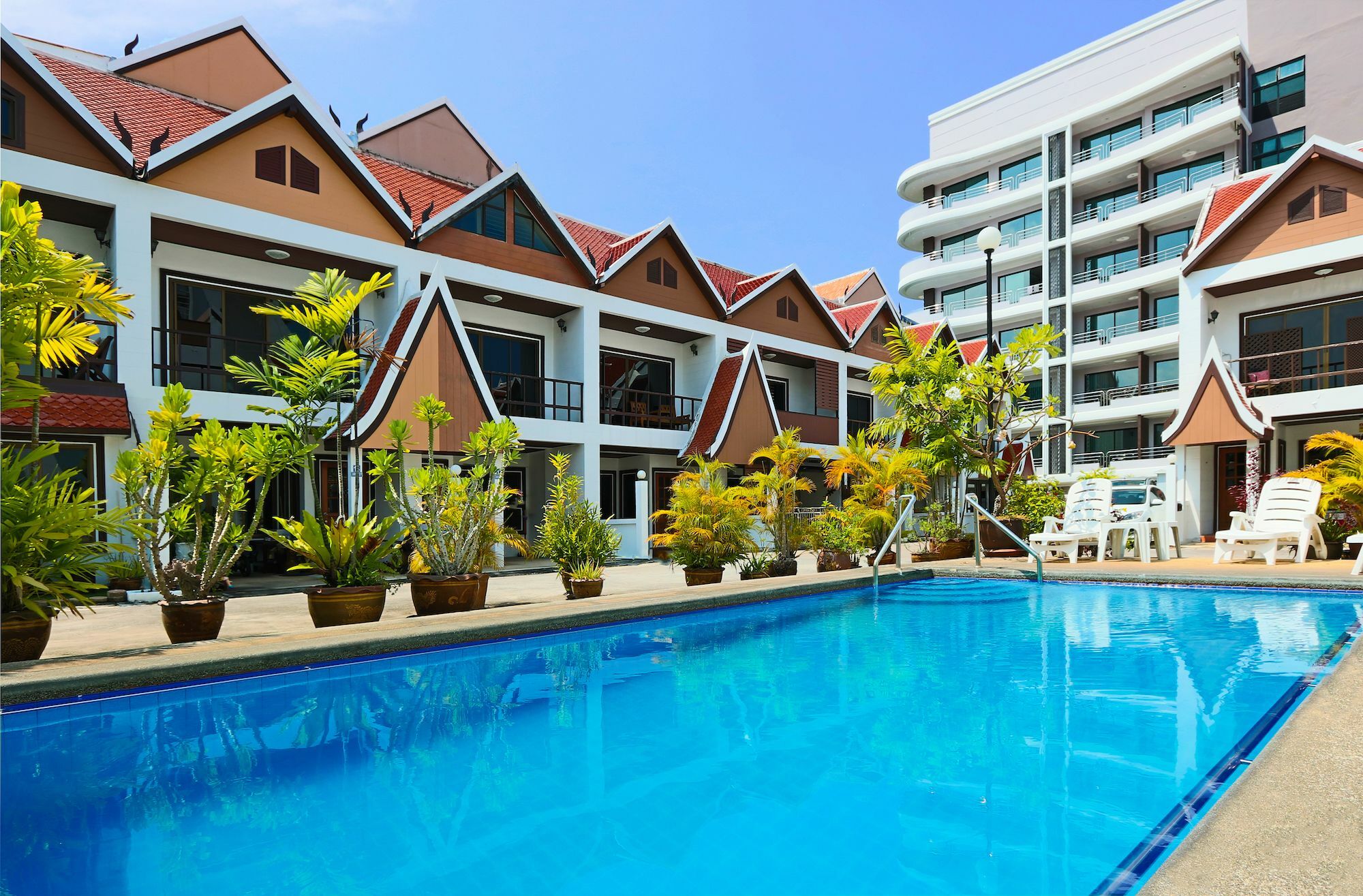 Ashford Villas Cosy Beach Pattaya Exterior photo