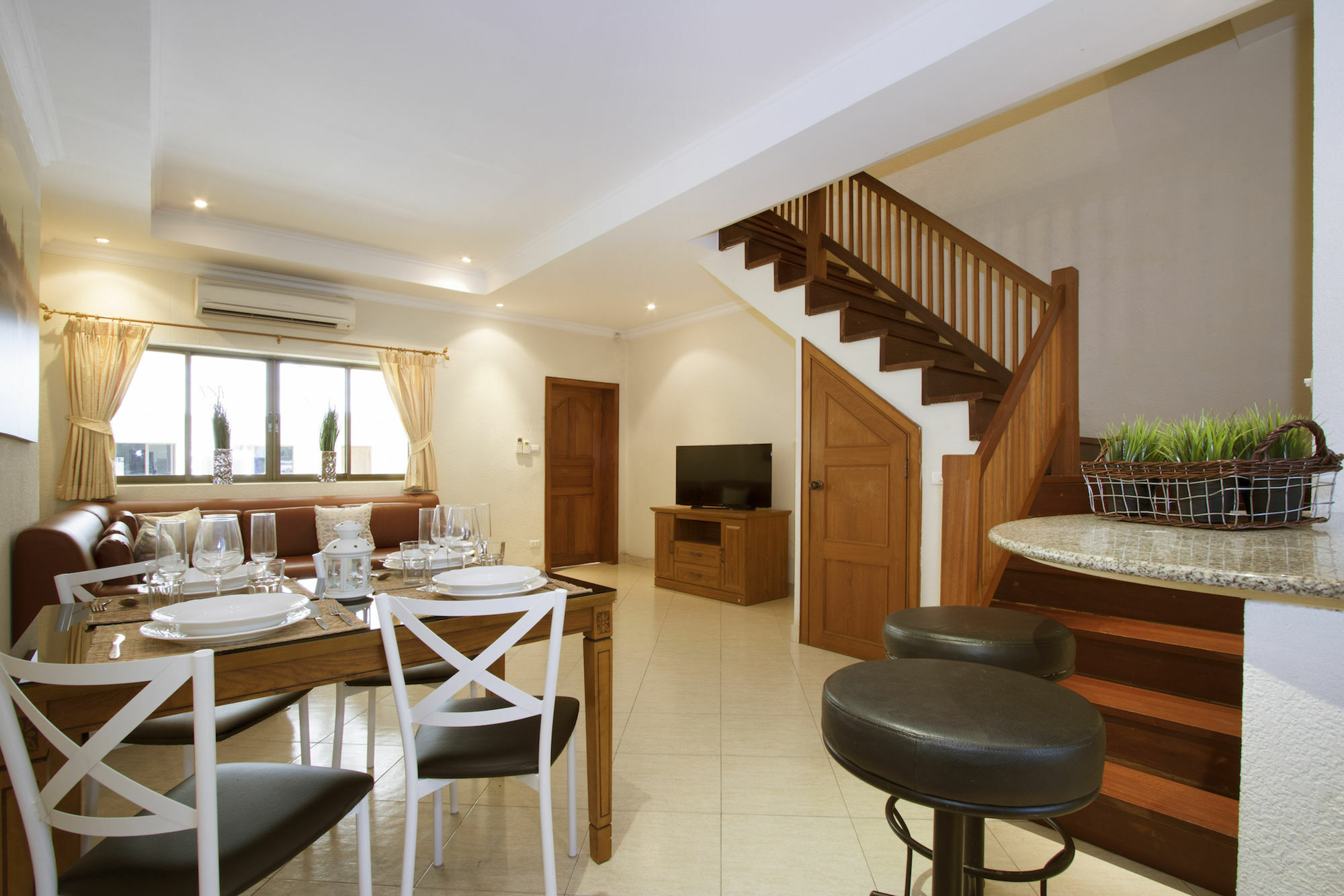 Ashford Villas Cosy Beach Pattaya Exterior photo