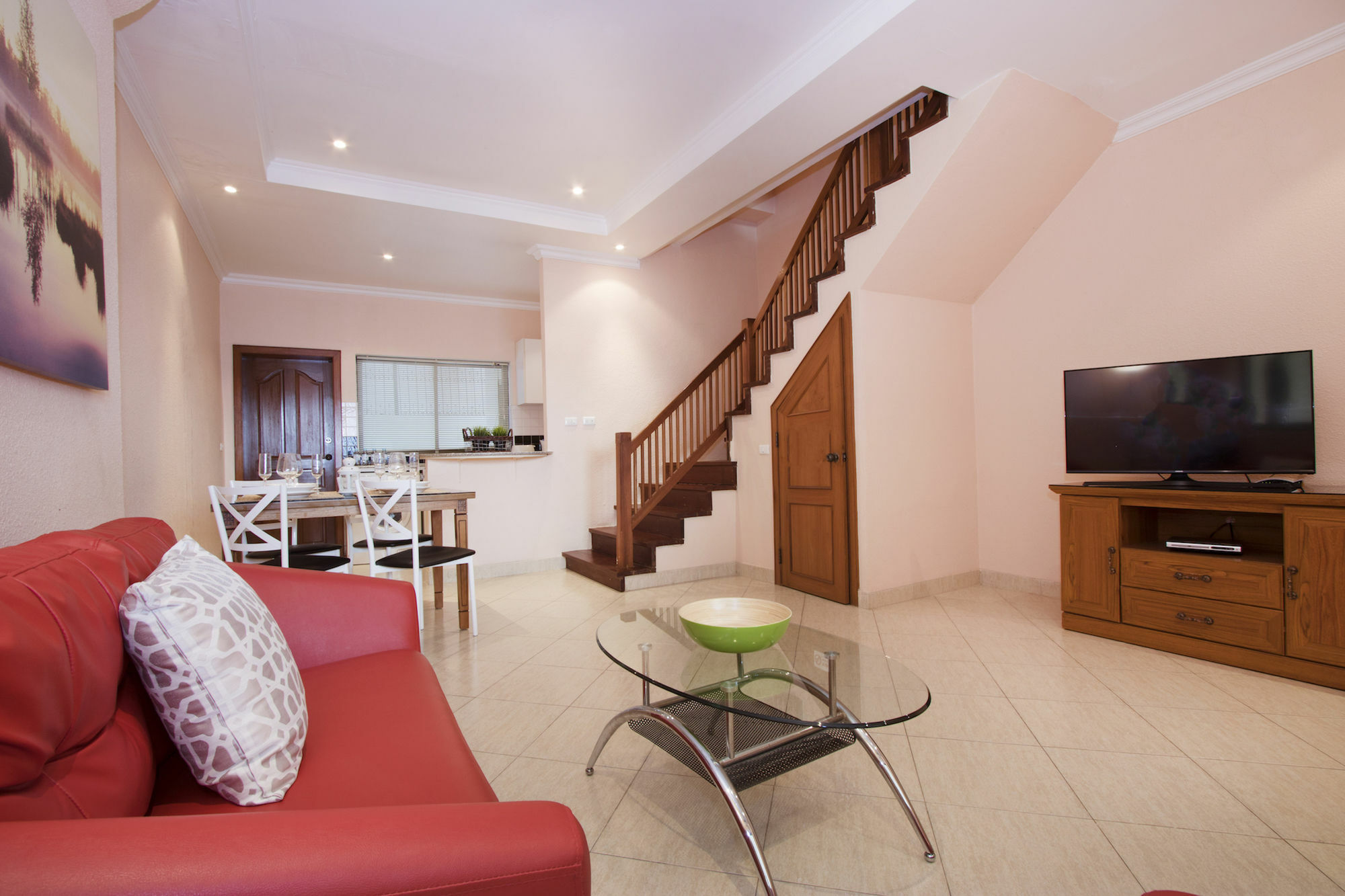 Ashford Villas Cosy Beach Pattaya Exterior photo