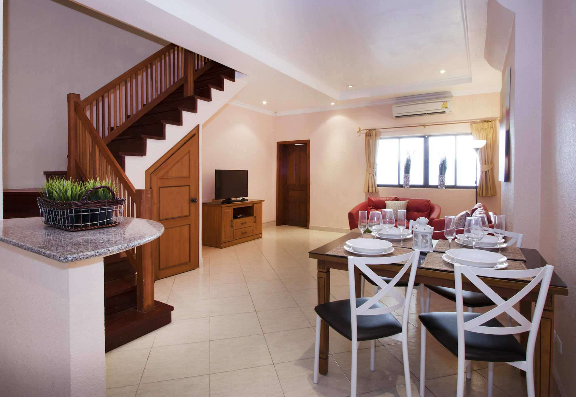 Ashford Villas Cosy Beach Pattaya Exterior photo